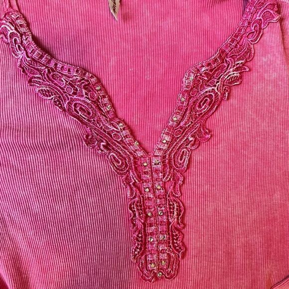 Y2K Taryn Taylor Ribbed Pink Stone Washed  Embellished V-Neck Top - Picture 2 of 6